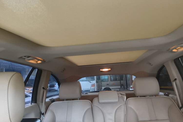 Used Mercedes-Benz R-Class 2017 R 320 4MATIC Business Edition Prestige Model
