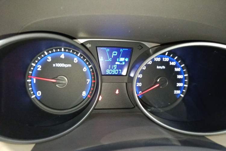 Used Hyundai ix35 2013 2.0L Automatic Two-Wheel Drive Smart GLS China IV Standard