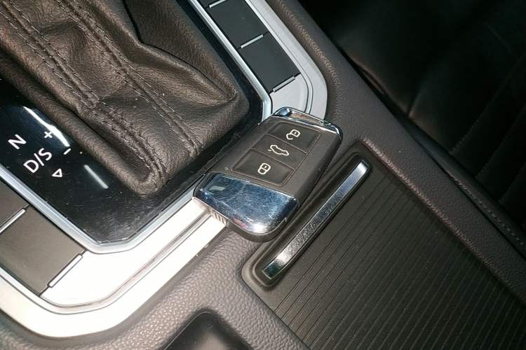 Used Volkswagen Magotan 2017 280TSI DSG Comfort Model
