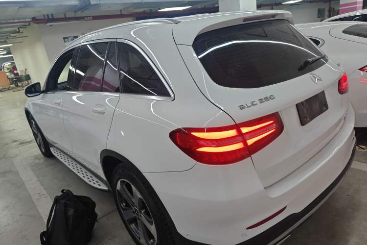 Used Mercedes-Benz GLC 2017 GLC 260 4MATIC Luxury Model
