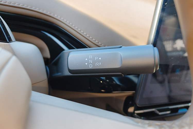 Used  HT 2023 670 Rear-Drive Ultra-High-Voltage NDA Version
