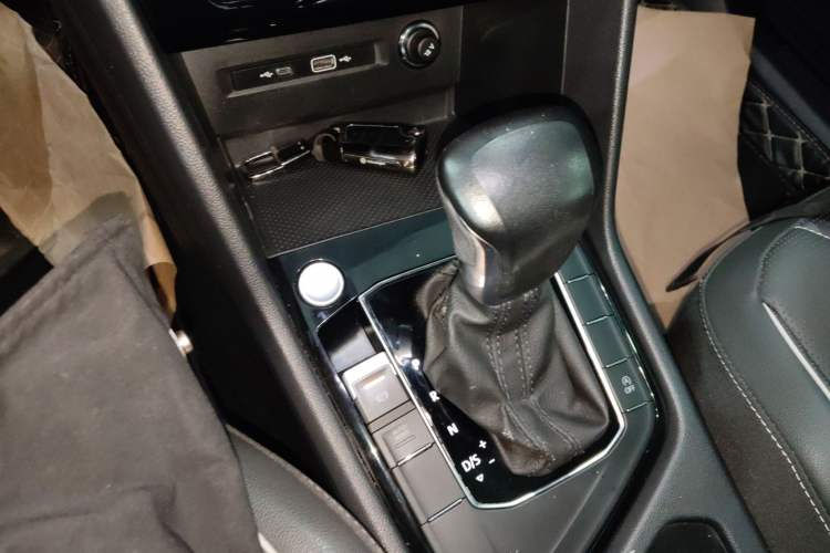 Used Volkswagen Tiguan L 2022 330TSI Automatic Two-Wheel Drive Smart Edition
