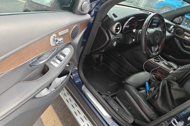 Used Mercedes-Benz GLC 2016 GLC 300 4MATIC Dynamic Model