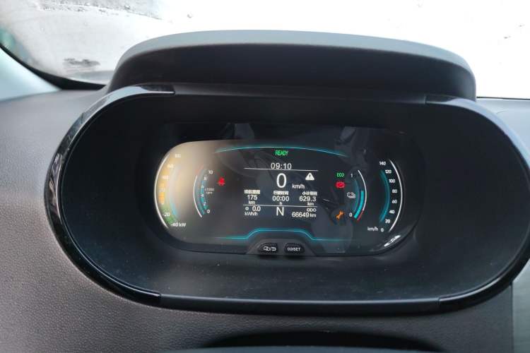 Used Chery Little Ant 2022 Restyled Version Sweet Pink Edition Half-Sugar Version 30.6 kWh 30 kW 301 km