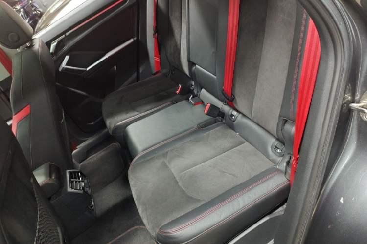 Used Audi Q3 2021 40 TFSI Fashion Dynamic Model
