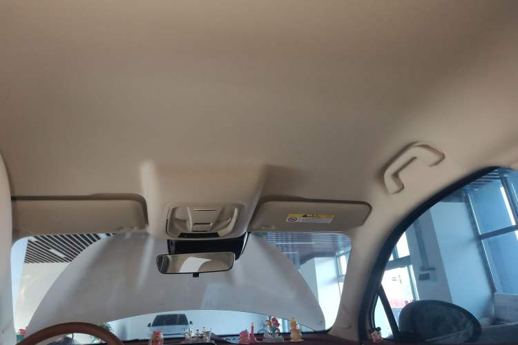 Used ORA Good Cat 2023 401 km Standard Range Luxury Version Lithium Iron Phosphate
