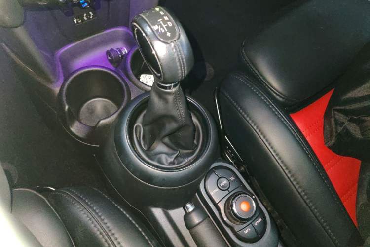 Used  MINI 2016 1.5T COOPER
