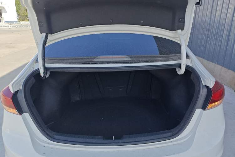 Used Hyundai Elantra 2018 1.4T Dual-Clutch Xuan Dong · Dynamic Edition
