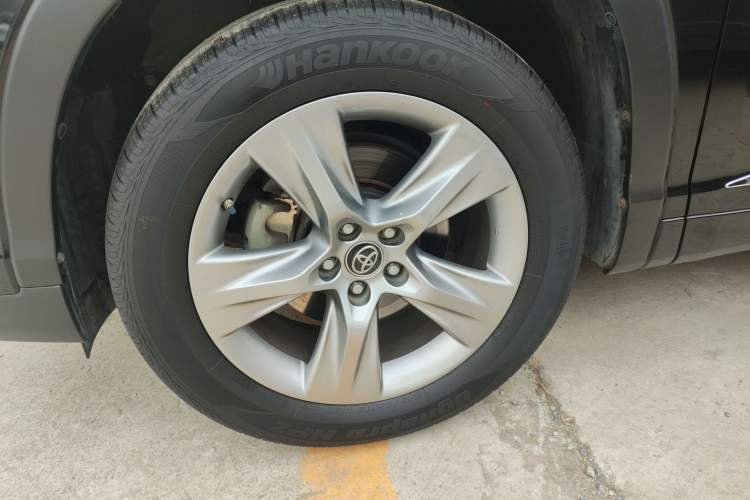 Used Toyota Highlander 2018 2.0T Four-Wheel Drive Prestige Version 7 Seats China V Emission Standard
