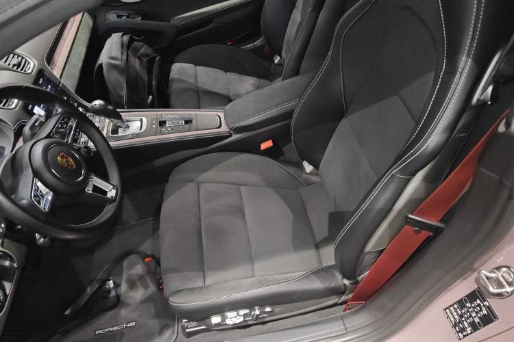 Used Porsche 718 2021 Spyder 2.0T
