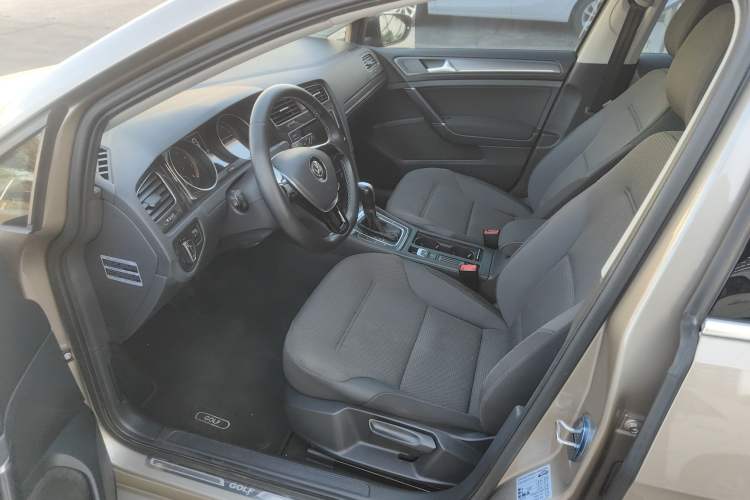 Used Volkswagen Golf 2017 230TSI Automatic Comfort Edition – Celebrating Milestone of One Million Units
