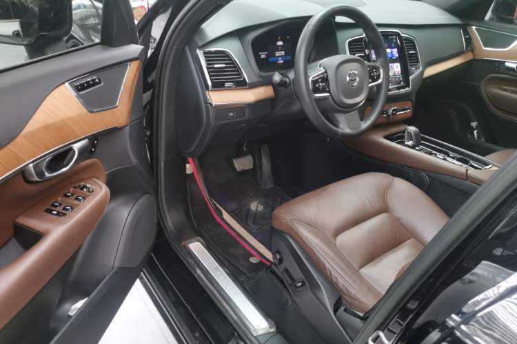 Used Volvo XC90 2023 B6 Zhiyi Luxury Edition 7-Seater
