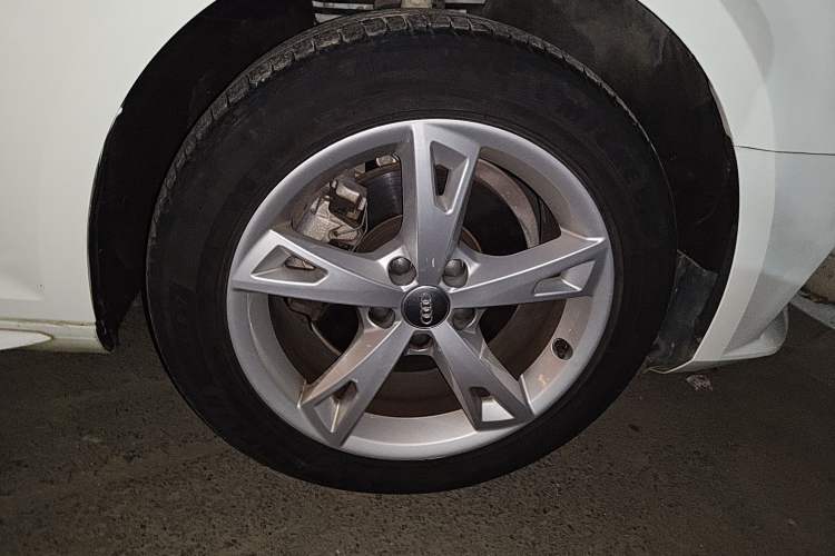 Used Audi A4L 2017 40 TFSI Ambition Edition
