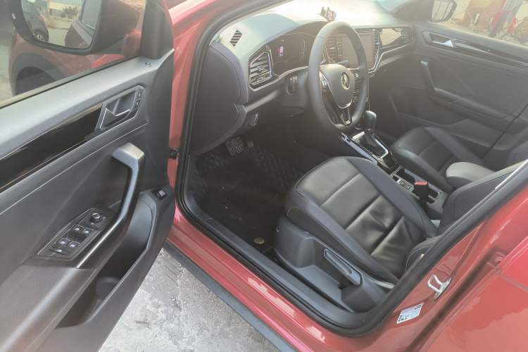 Used Volkswagen T-ROC 2021 Revised Version 280TSI DSG Two-Wheel Drive Comfort & Smart Connectivity Edition