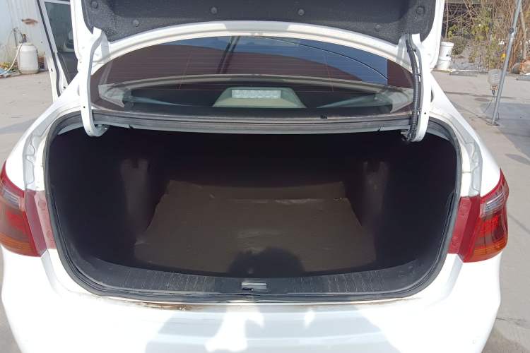 Used Dongfeng Aeolus E70 2023 500 Smart Edition Lithium Iron Phosphate 48.6 kWh 120 kW