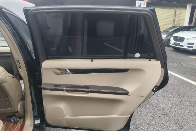 Used Mercedes-Benz R-Class 2017 R 320 4MATIC Business Edition Prestige Model