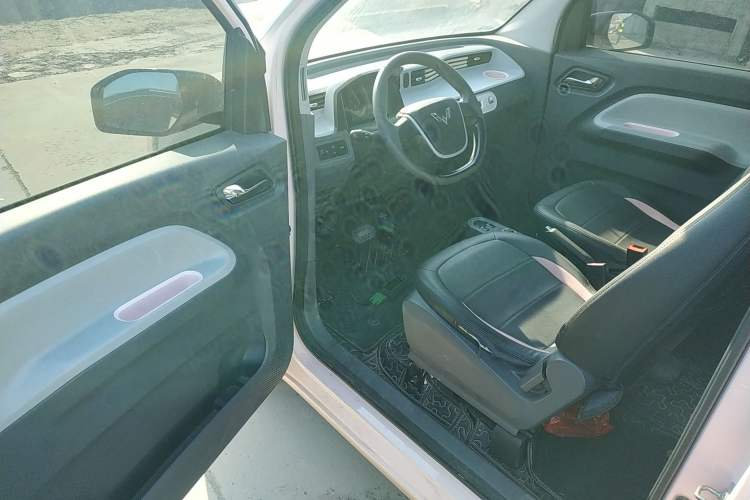 Used Wuling Hongguang MINIEV 2021 Macaron Premium Model – Lithium Iron Phosphate
