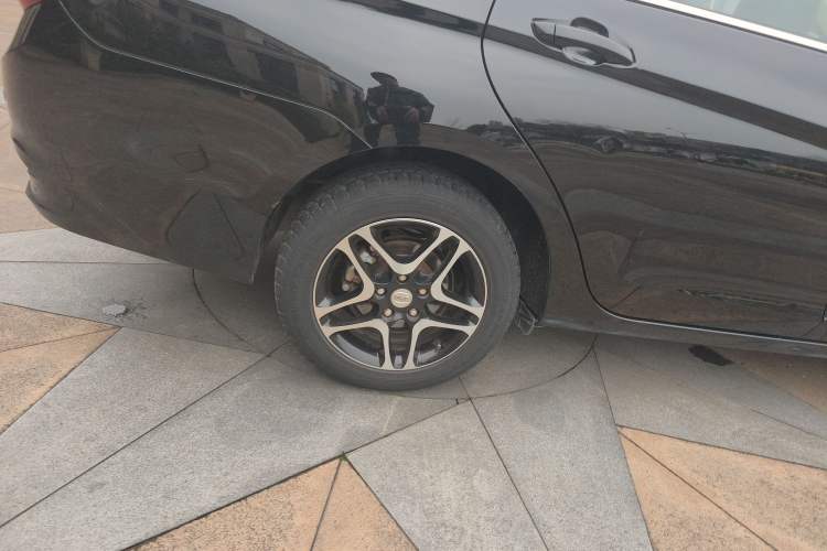 Used BYD G5 2014 1.5TID Automatic Prestige Model
