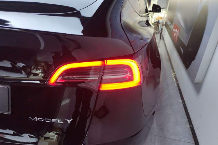 Used Tesla Model Y 2023 Rear-Wheel-Drive Version
