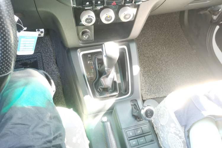 Used Beijing Auto BJ40 2016 40L 2.3T Automatic All-Wheel Drive Premium Edition
