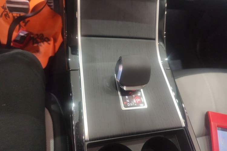 Used Land Rover Range Rover Evoque 2024 Aurora L 249 PS Prestige Light-Chasing Edition
