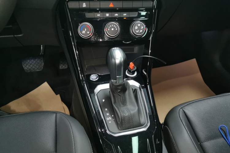 Used Volkswagen T-ROC 2020 280TSI DSG Two-Wheel Drive Comfort Version