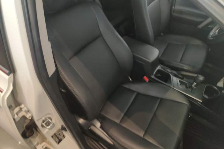 Used Toyota RAV4 2019 2.0L CVT Two-Wheel Drive Pioneer Edition China V Standard