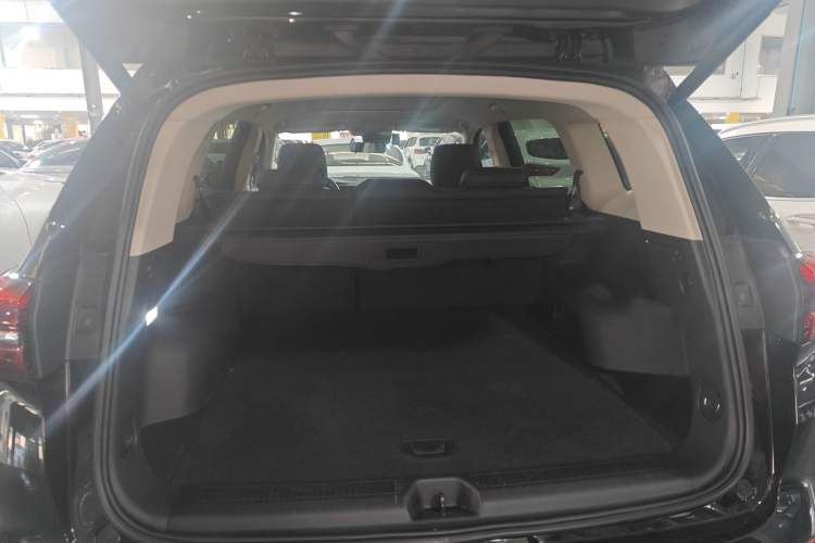 Used Buick Envision 2021 Encore Plus 652T Five-Seat All-Wheel-Drive Luxury Model
