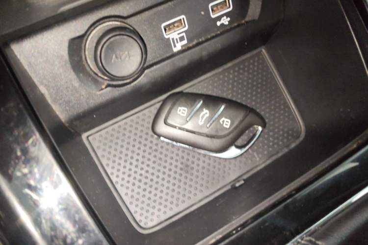 Used Roewe i5 2020 1.5L Automatic 4G Connect Luxury Flagship Edition
