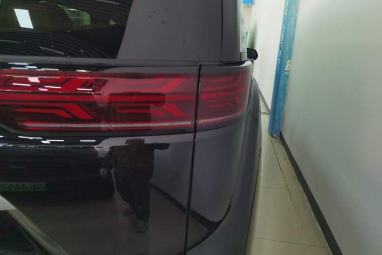 Used Denza D9 2025 DM-i Smart Drive 1100 Luxury Model