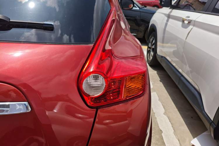 Used Infiniti ESQ 2014 1.6L Luxury Edition
