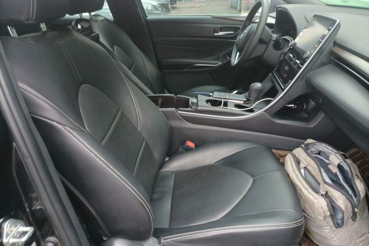 Used Toyota Avalon 2019 2.0L Ambition Edition China VI
