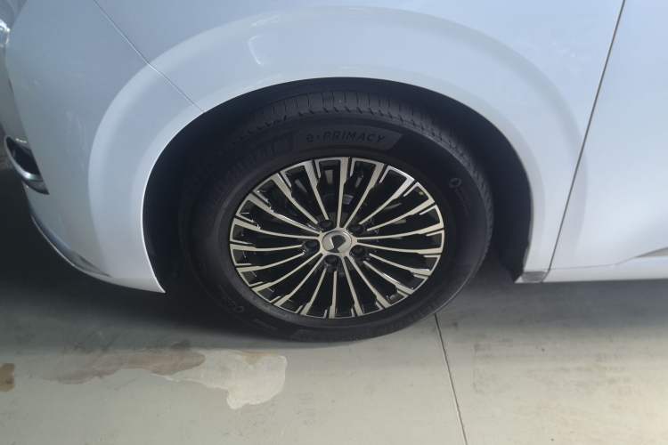 Used Denza D9 2022 DM-i 970 Four-Wheel Drive Prestige Model