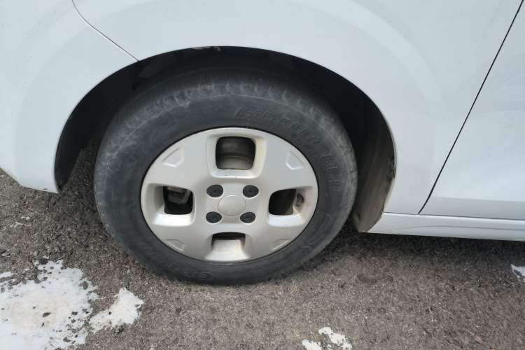 Used Roewe Clever 2021 302 km New Four-Seater Super-Efficient Version
