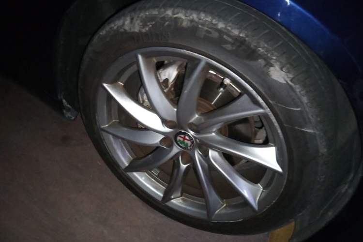 Used Alfa Romeo Giulia 2017 2.0T 200HP Luxury Edition
