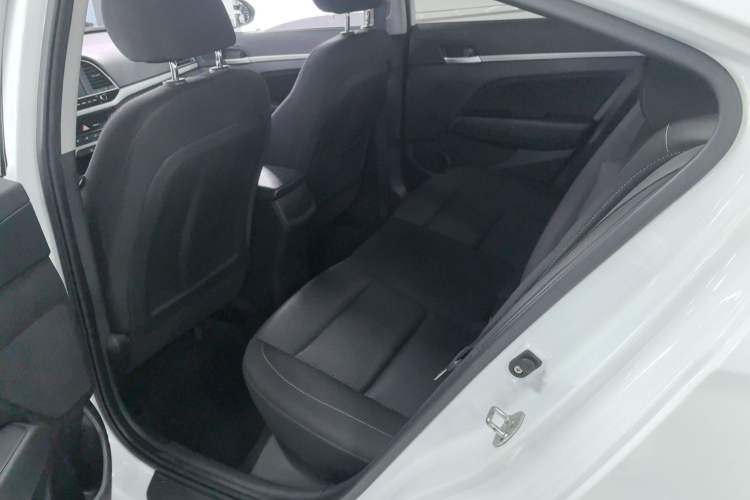 Used Hyundai Elantra 2016 1.6L Automatic ZhiXuan – Elite Version
