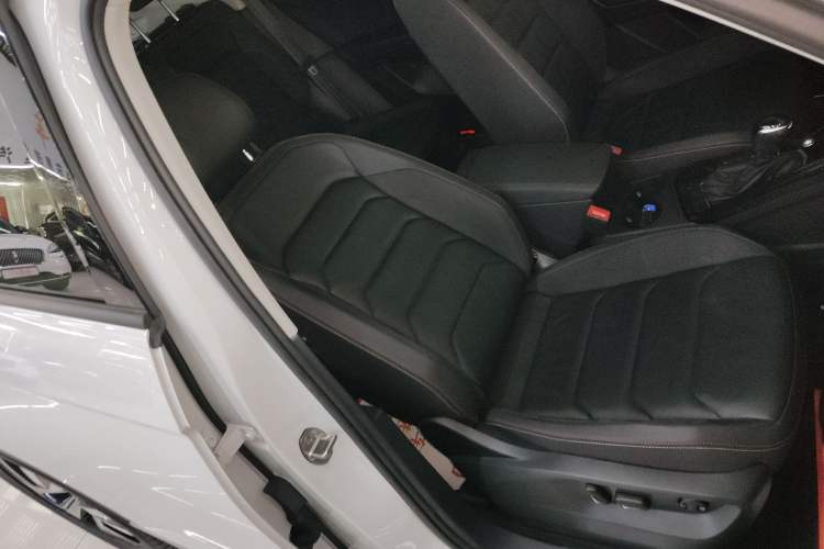 Used Volkswagen Tayron 2019 330TSI Two-Wheel Drive Luxury Model China VI Standard
