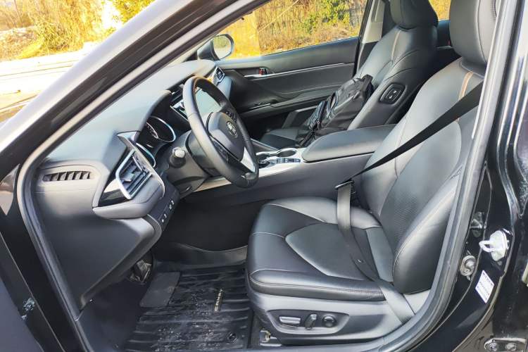 Used Toyota Camry 2019 Dual-Engine 2.5 HG Luxury Edition China VI Standard
