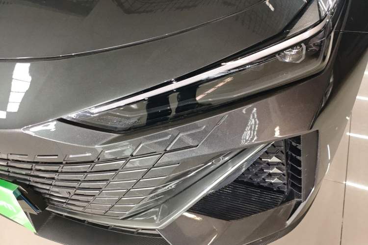 Used Changan UNI-V 2022 1.5T Prestige Version
