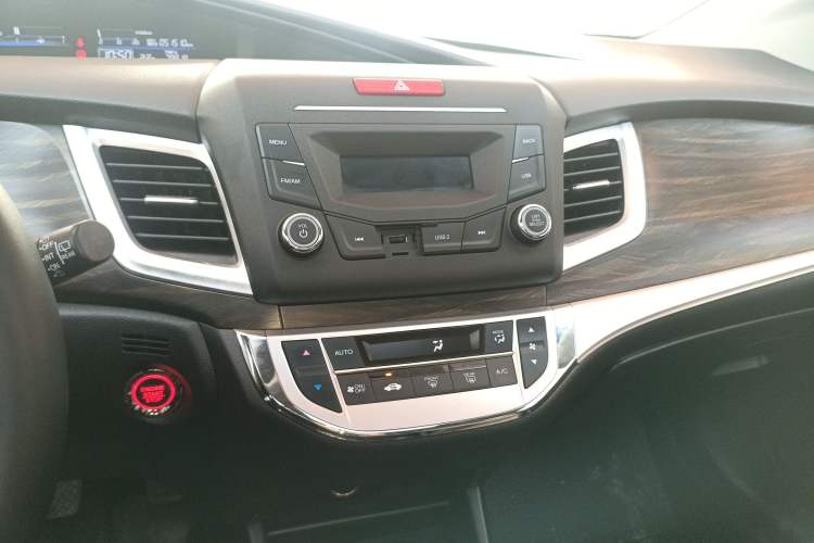 Used Honda Jade 2017 1.8L automatic Comfort version 5 seats
