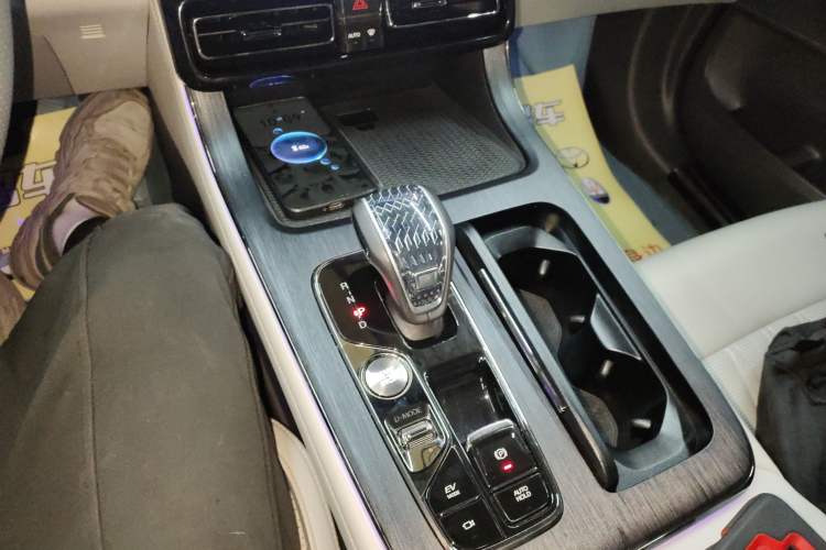 Used GAC Trumpchi GS8 2022 Dual-Engine Series 2.0TM Four-Wheel Drive Prestige Edition (6 Seats)
