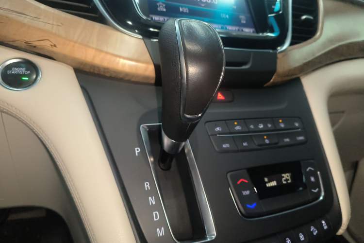 Used Buick GL8 2017 ES 28T Comfort Model China V Standard
