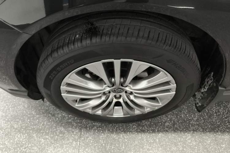 Used Toyota Harrier 2022 2.0L CVT Two-Wheel Drive Deluxe Edition