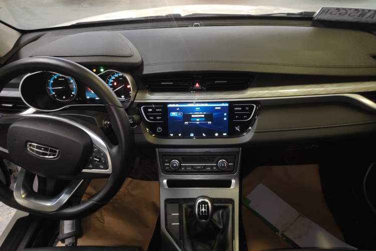 Used Geely Auto Emgrand 2019 Leading Edition 1.5L Manual Luxury Model China VI Standard
