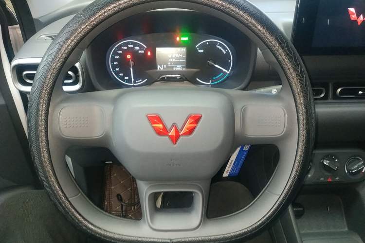 Used Wuling Hongguang New Energy 2024 All-Electric Model 300KM Standard Version
