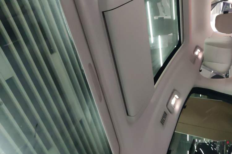 Used Buick GL8 New Energy 2024 Lu Zun Luxury Edition 7-Seater
