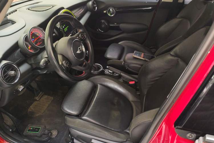 Used  MINI 2016 2.0T COOPER S Pioneer Edition Five-Door Model
