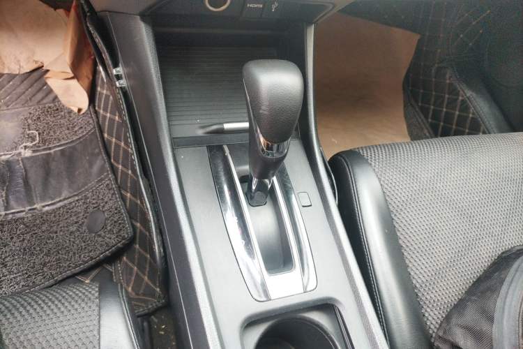 Used Honda Jade 2013 1.8L automatic Comfort version 5 seats