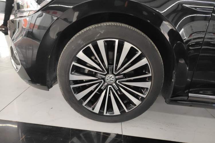 Used Volkswagen Passat 2020 330TSI Luxury Edition China VI
