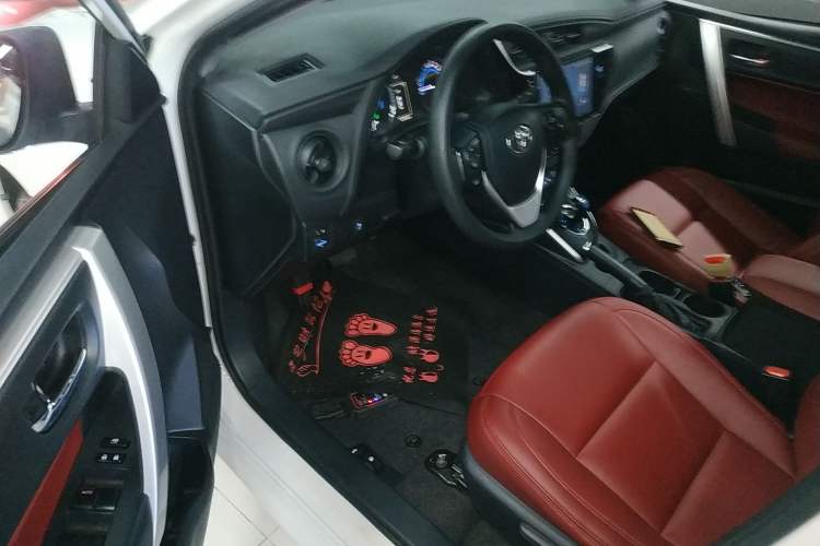 Used Toyota Levin 2017 Revised Dual-Engine 1.8H GS E-CVT Elite Sunroof Version China V Standard
